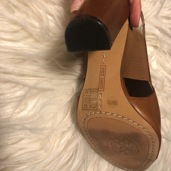 Vince Camuto Camma shoe - Picture 2 of 3